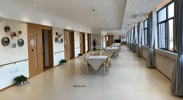 深圳核准入户办理程序_53岁朱茵住山里开破车？ 城市端老中高面向龄客群